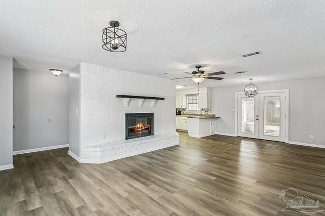 6931 Falcon Dr, Pensacola, FL 32526