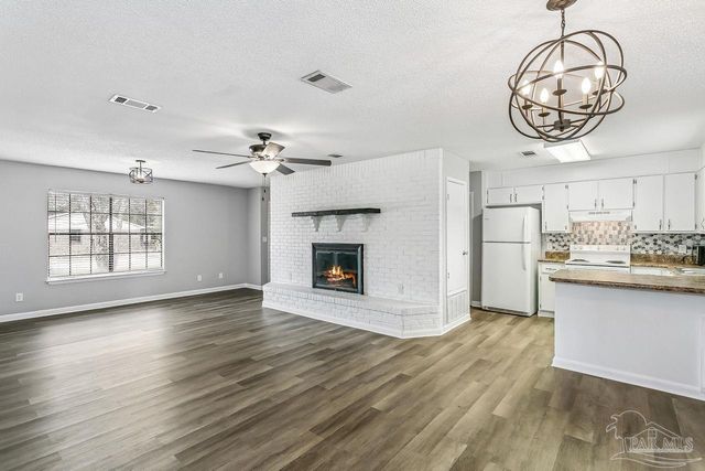 6931 Falcon Dr, Pensacola, FL 32526