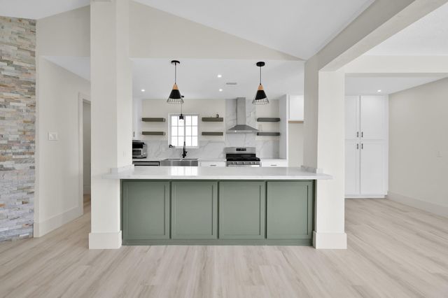 6026 Willowbend, Houston, TX 77096