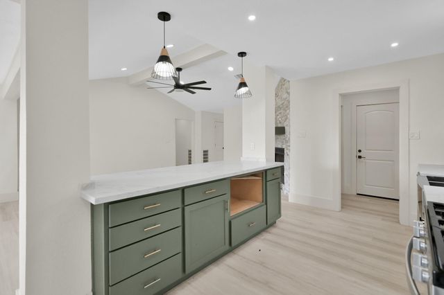 6026 Willowbend, Houston, TX 77096