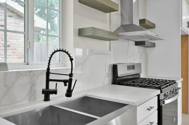 6026 Willowbend, Houston, TX 77096