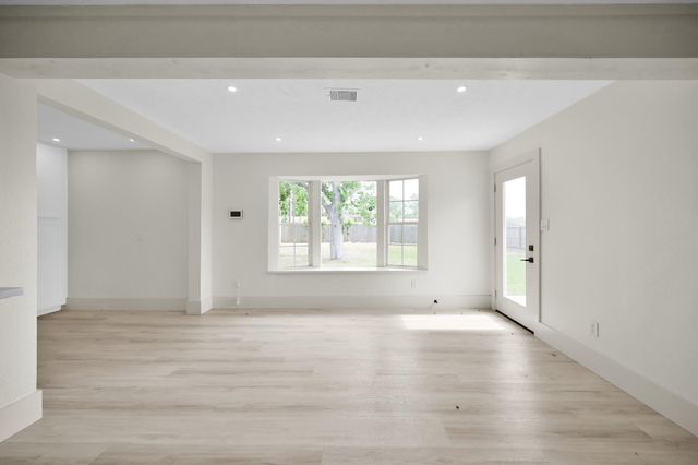 6026 Willowbend, Houston, TX 77096