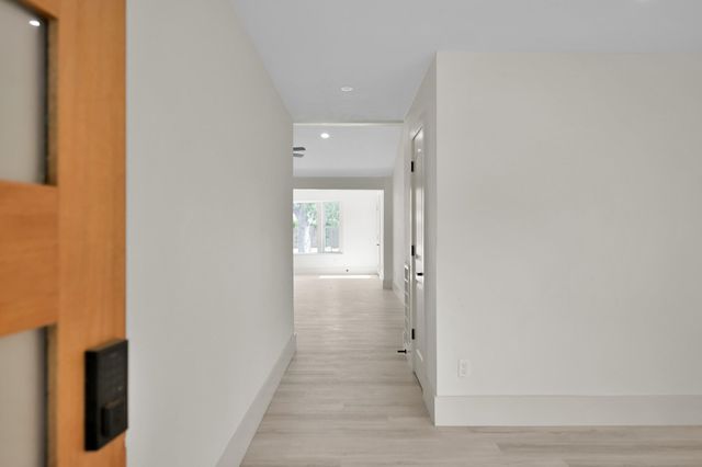 6026 Willowbend, Houston, TX 77096