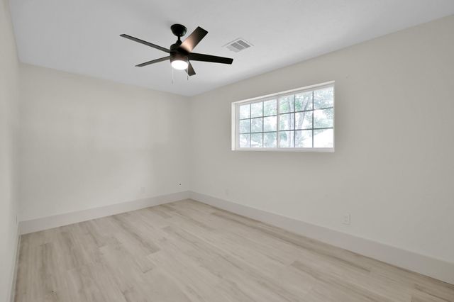 6026 Willowbend, Houston, TX 77096