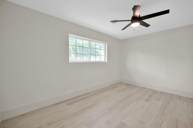 6026 Willowbend, Houston, TX 77096