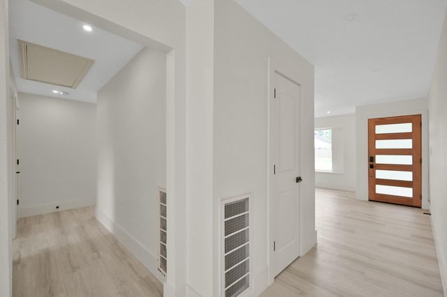 6026 Willowbend, Houston, TX 77096