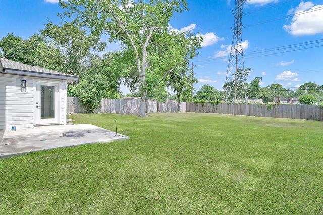 6026 Willowbend, Houston, TX 77096