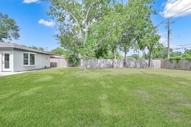 6026 Willowbend, Houston, TX 77096