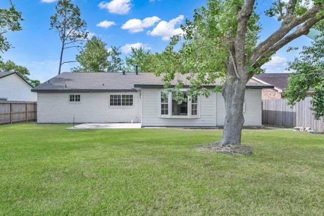 6026 Willowbend, Houston, TX 77096