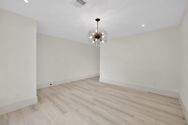 6026 Willowbend, Houston, TX 77096