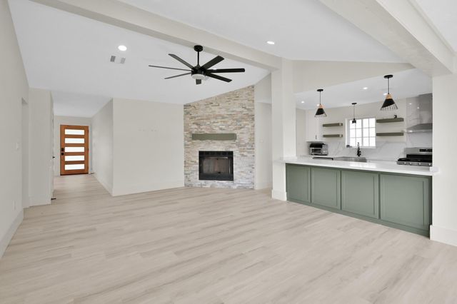 6026 Willowbend, Houston, TX 77096