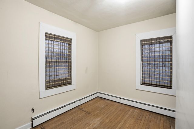 1107 W 62nd Place, Merrillville, IN 46410