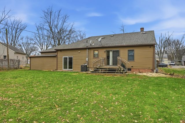 1107 W 62nd Place, Merrillville, IN 46410