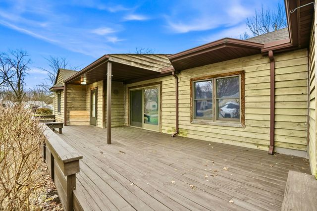 1107 W 62nd Place, Merrillville, IN 46410