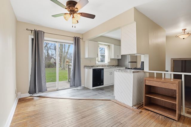 1107 W 62nd Place, Merrillville, IN 46410