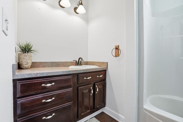 1107 W 62nd Place, Merrillville, IN 46410