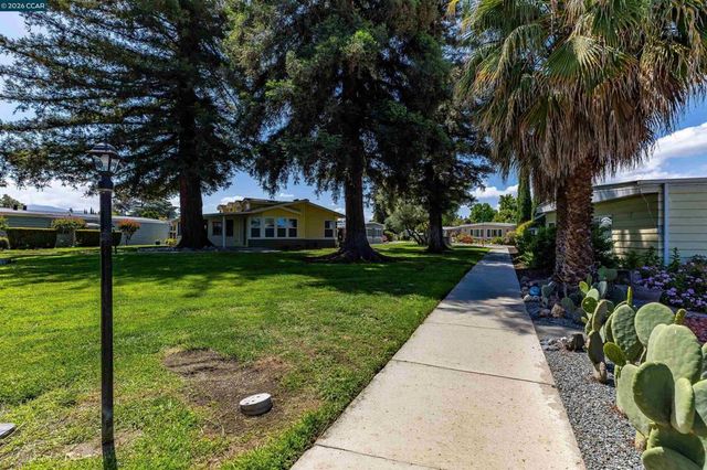 2368 Dalis Drive, Concord, CA 94520