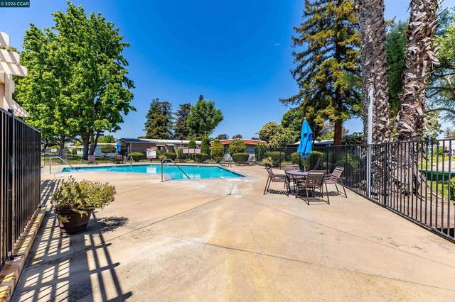 2368 Dalis Drive, Concord, CA 94520