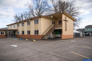 930 Queen (Multi) Av SW, Albany, OR 97321