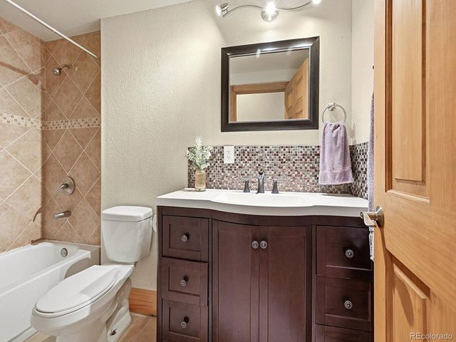 8898 Longs Peak Cir, Windsor, CO 80550