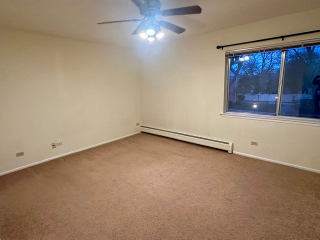 2407 S GOEBBERT Road G202, Arlington Heights, IL 60005