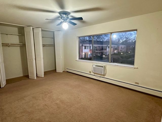 2407 S GOEBBERT Road G202, Arlington Heights, IL 60005