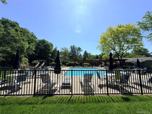 31 Saddle Trail 5, Ossining, NY 10562