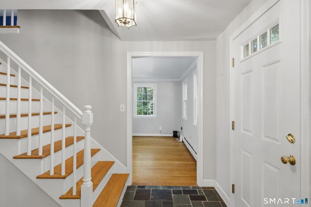 15 Sanctuary Drive, Simsbury, CT 06070