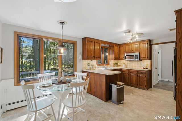 15 Sanctuary Drive, Simsbury, CT 06070