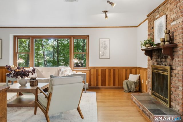 15 Sanctuary Drive, Simsbury, CT 06070
