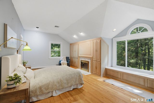 15 Sanctuary Drive, Simsbury, CT 06070