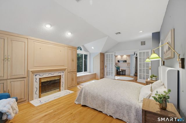 15 Sanctuary Drive, Simsbury, CT 06070