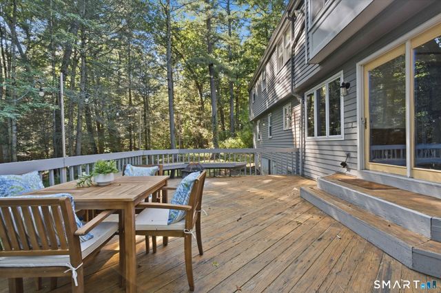 15 Sanctuary Drive, Simsbury, CT 06070