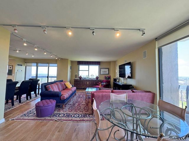 27110 Grand Central Parkway 20D, Floral Park, NY 11005