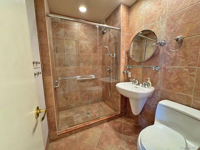 27110 Grand Central Parkway 20D, Floral Park, NY 11005