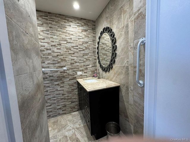 27110 Grand Central Parkway 20D, Floral Park, NY 11005