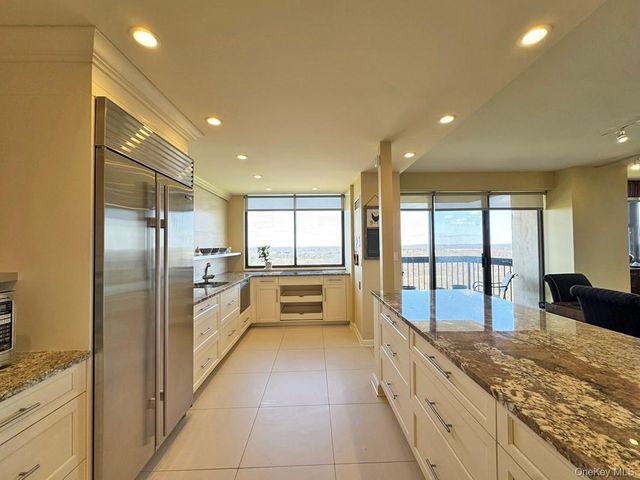 27110 Grand Central Parkway 20D, Floral Park, NY 11005