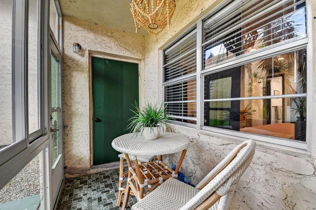 124 Lake Evelyn Drive, West Palm Beach, FL 33411