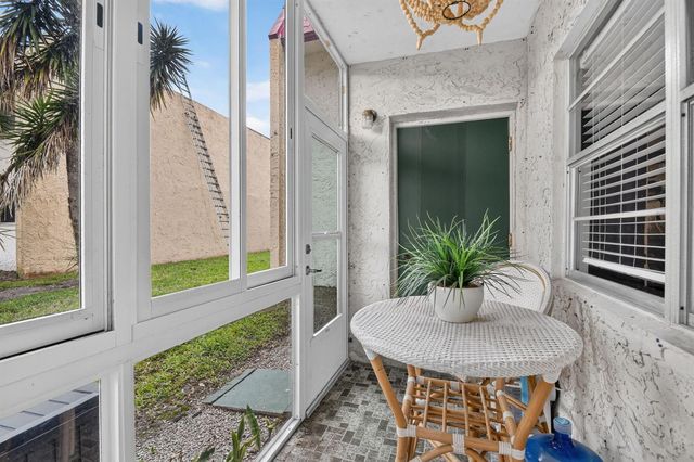 124 Lake Evelyn Drive, West Palm Beach, FL 33411