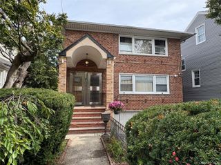 85-25 144th. 2nd. FL., Briarwood, NY 11435