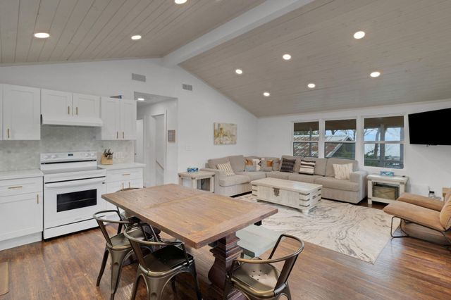 21 Red Bird Lane, Coldspring, TX 77331