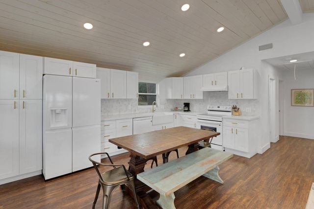 21 Red Bird Lane, Coldspring, TX 77331