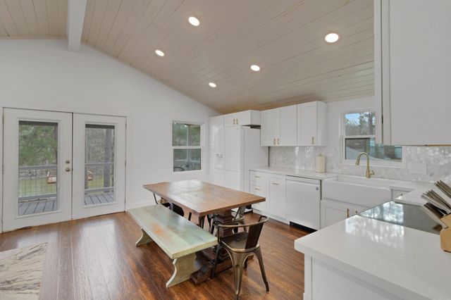 21 Red Bird Lane, Coldspring, TX 77331