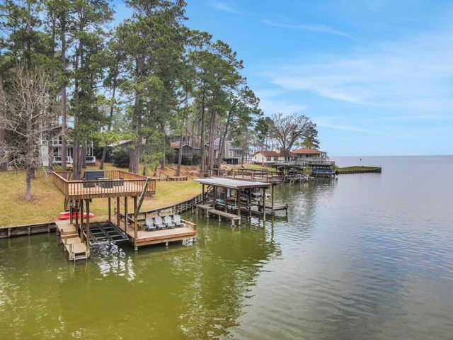 21 Red Bird Lane, Coldspring, TX 77331