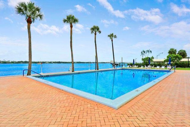 2600 N Flagler Drive 705, West Palm Beach, FL 33407