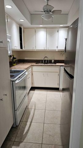 2600 N Flagler Drive 705, West Palm Beach, FL 33407