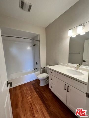 5553 W 6th Street 2-412, Los Angeles, CA 90036