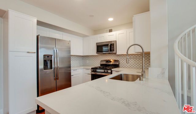 5553 W 6th Street 2-412, Los Angeles, CA 90036