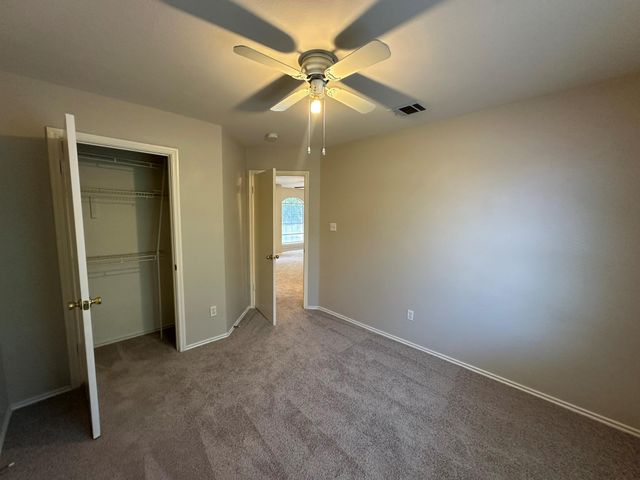 1917 White Oak CIR, Round Rock, TX 78681