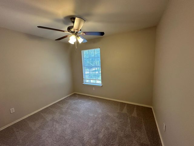 1917 White Oak CIR, Round Rock, TX 78681